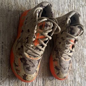LaMelo Ball - Boys size 6.5